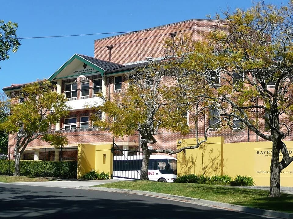 Entrance and buildings at Ravenswood School for Girls in Gordon