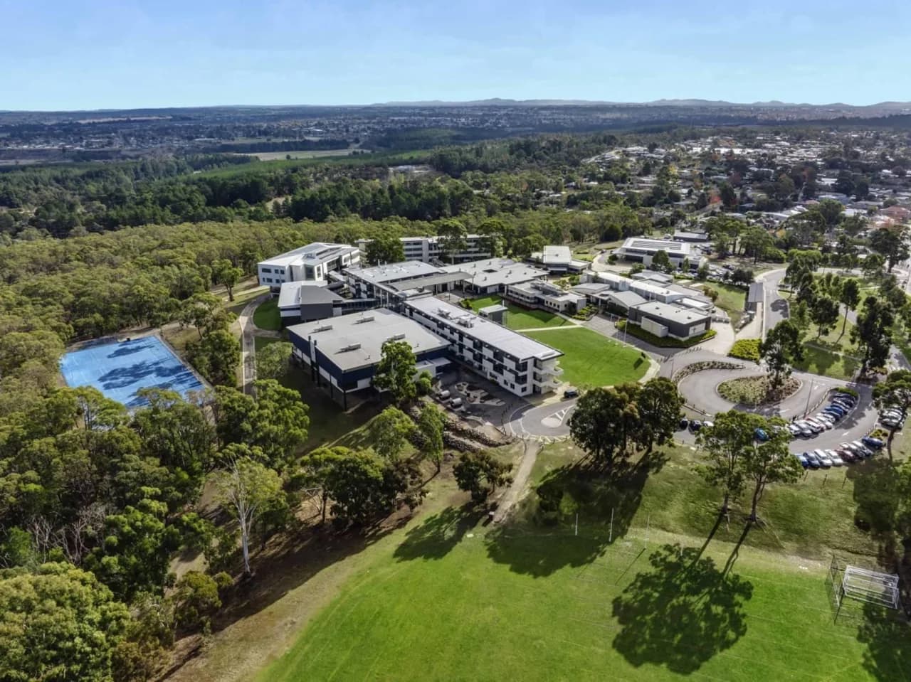 Campus buildings and grounds at Damascus College in Mount Clear