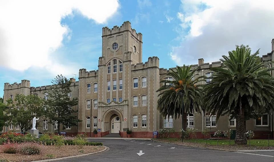 Loyola College buildings in Watsonia