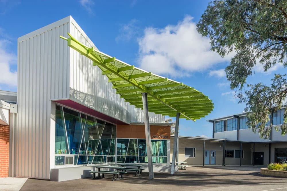 Campus buildings and grounds at Good Shepherd Lutheran School in Para Vista