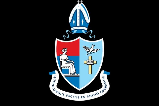 School emblem of New England Girls' School