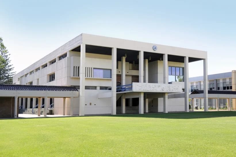 Campus buildings and grounds at Hale School in Wembley Downs