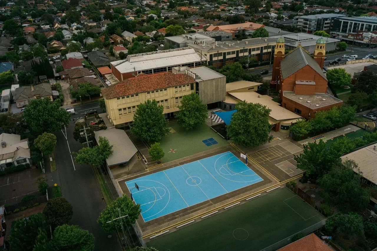 Campus buildings and grounds at Sacred Heart School in Oakleigh