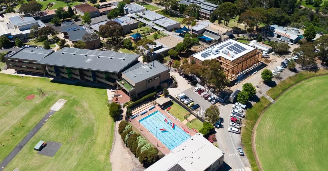 Campus buildings and grounds at Peninsula Grammar in Mount Eliza